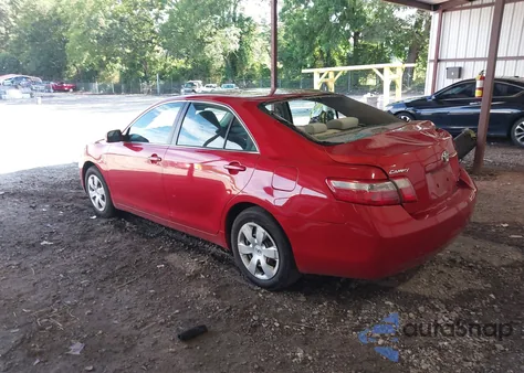 2007 Toyota Camry Le z USA, uszkodzony, nr VIN 4T1BE46K17U072849